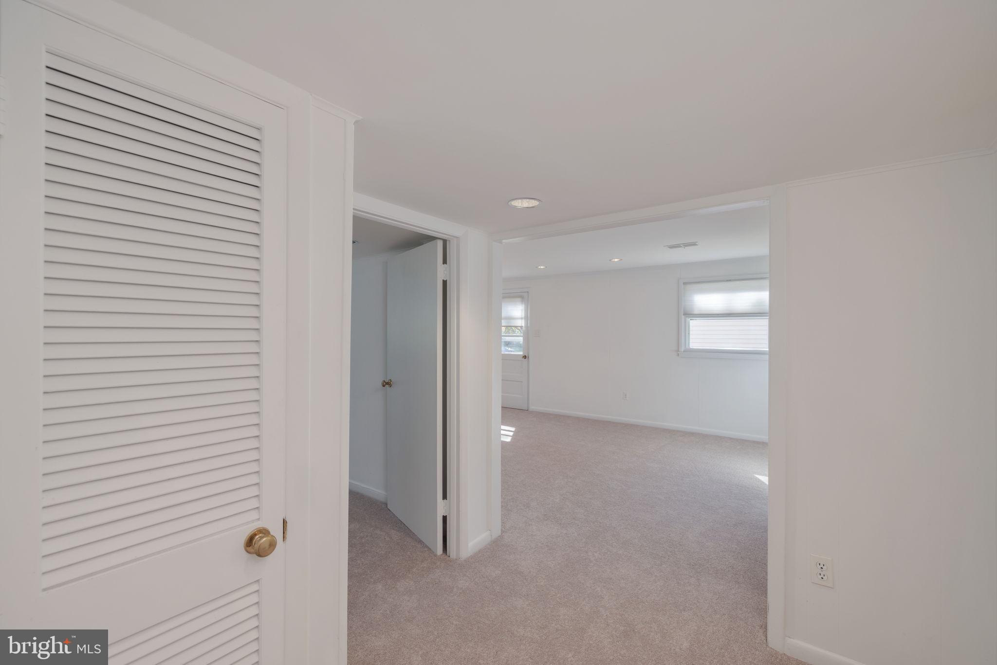 NORTH SPRINGFIELD - Residential Lease