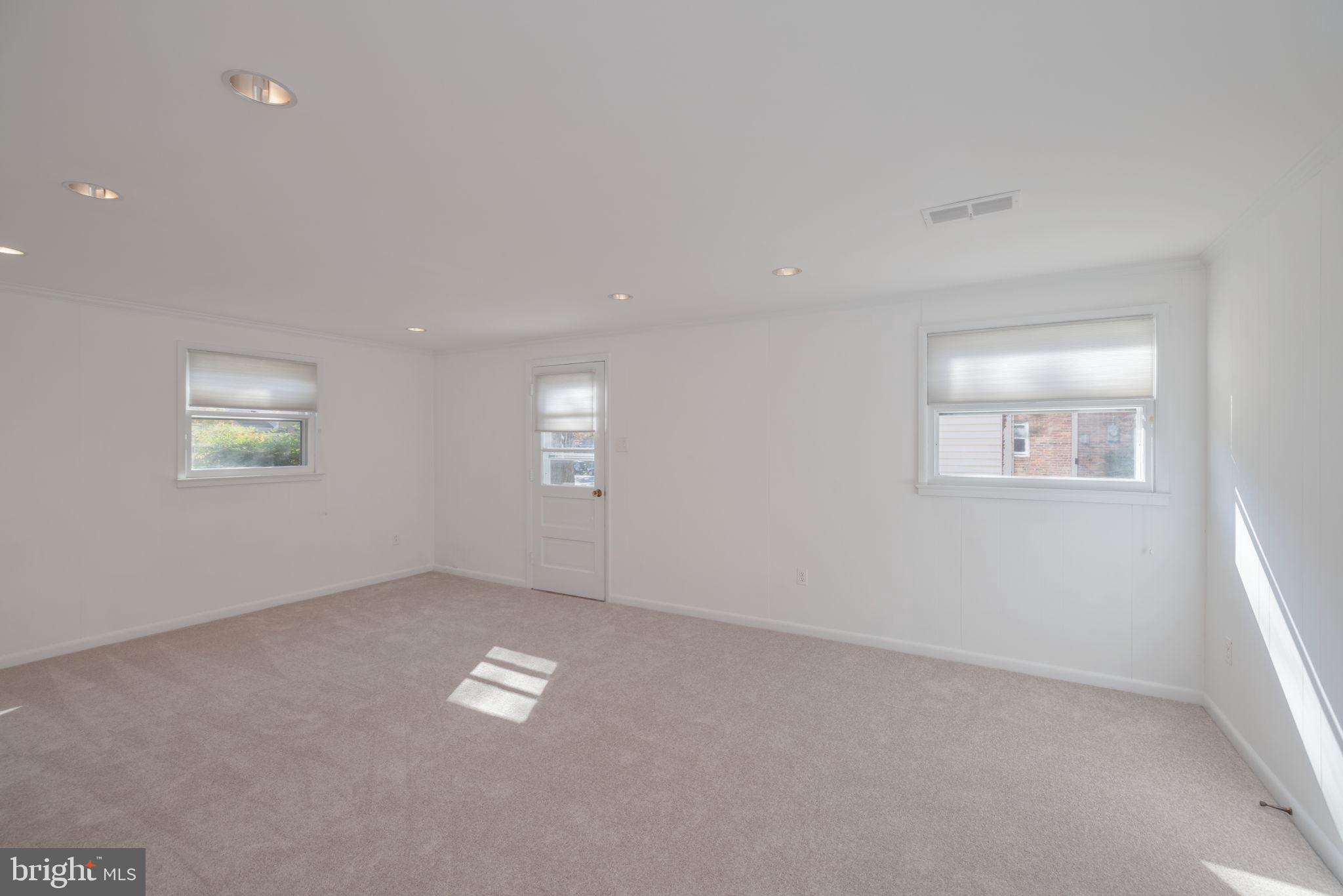 NORTH SPRINGFIELD - Residential Lease