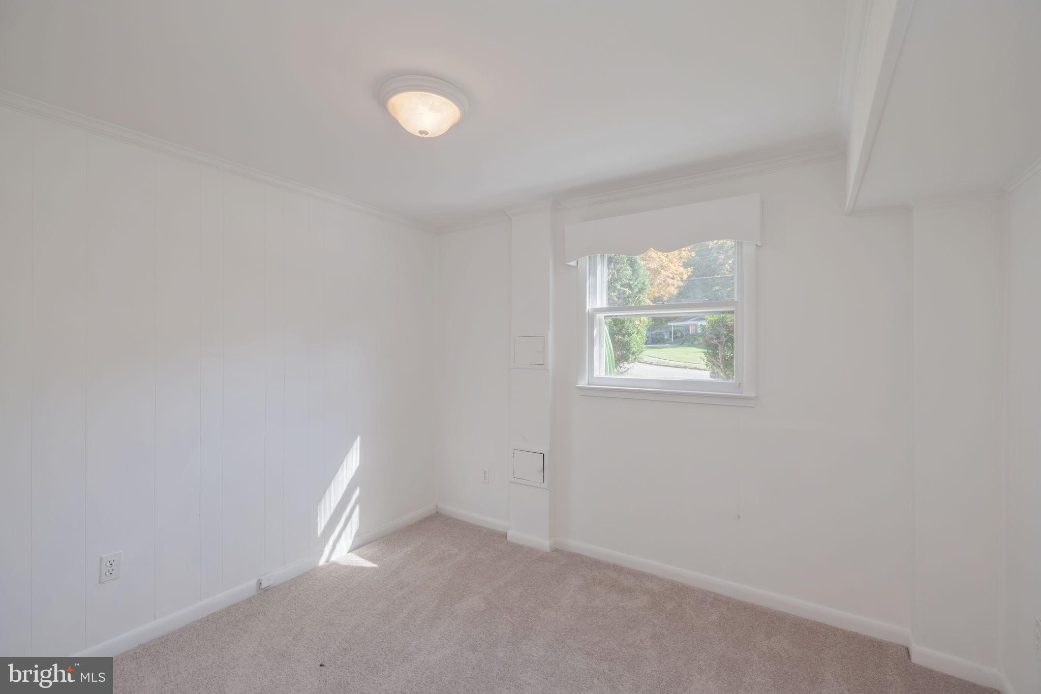 NORTH SPRINGFIELD - Residential Lease