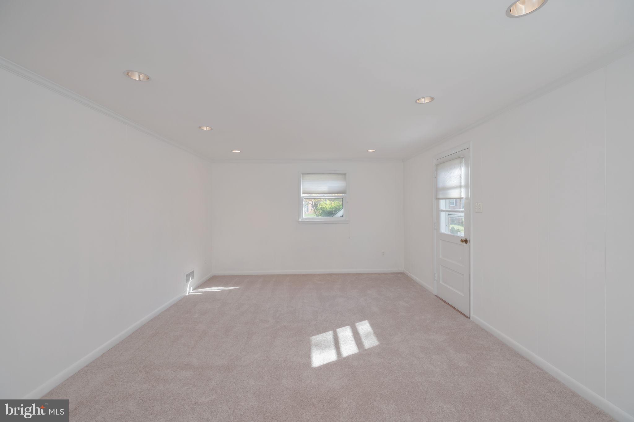 NORTH SPRINGFIELD - Residential Lease