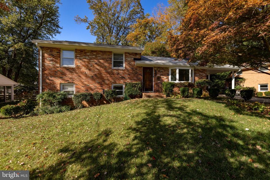 Welcome to 5720 Anola Court, a fantastic all-brick split-level on a cul-de-sac in Springfield’s popular North Springfield. This home has been freshly painted and new carpet has been installed! There are classy wood floors throughout the main and upper levels! The light and bright main level has an open-concept floor plan. The spacious family room has an inviting gas fireplace with a brick surround and a nice bay window. Step out from the dining room to the large screened-in porch that has a ceiling fan. It opens up to be a full-size carport as well. The kitchen features a big skylight, tile backsplash, and lots of cabinet and counter space. Upstairs, the generously sized owner’s bedroom has its own full bath! There are also 2 additional bedrooms and another full bath. The walkout lower level features a rec room with recessed lighting, the 4th bedroom, a powder room, and laundry room. Trash and lawn maintenance are included in the monthly rental rate. This one is close to all commuter routes, shopping, restaurants, and so much more!