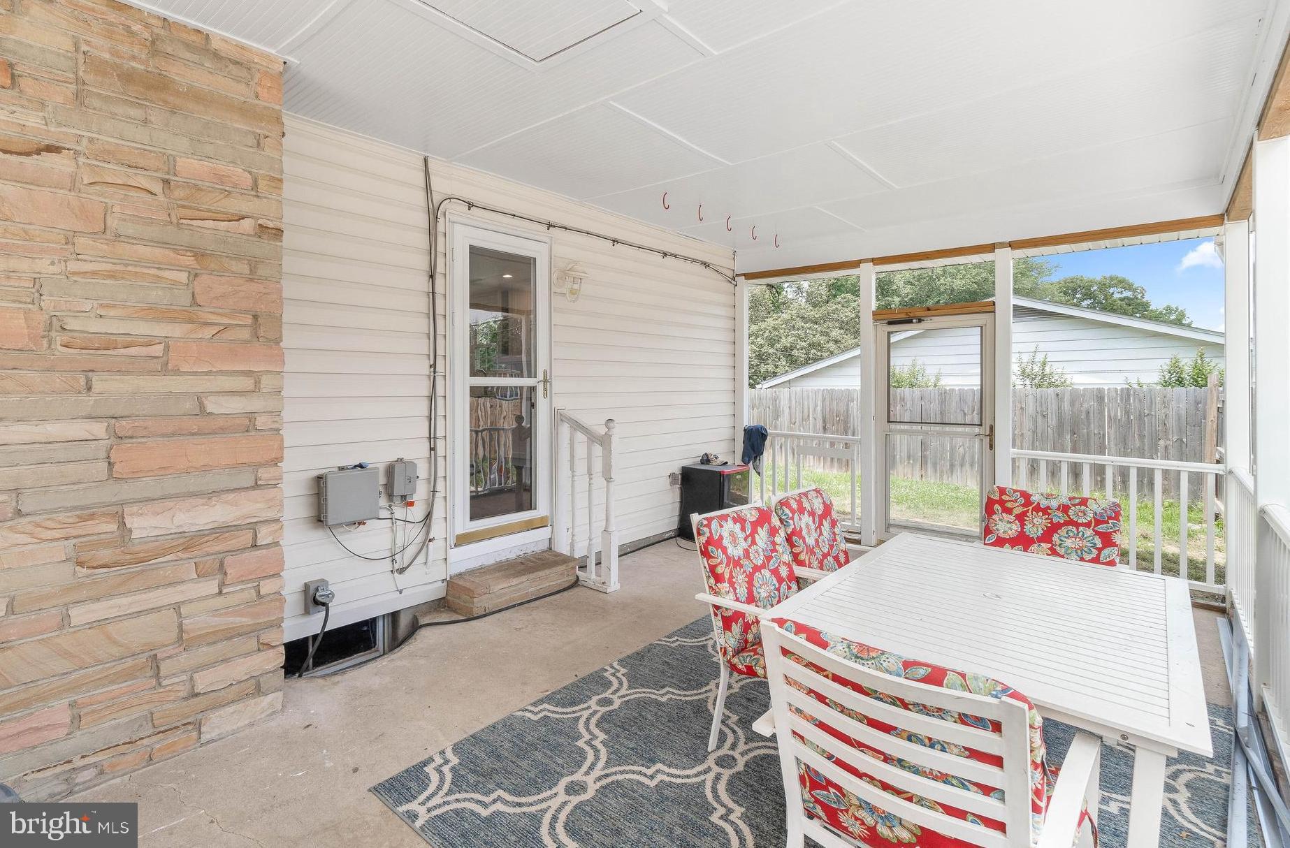 MAPLE RIDGE - Residential