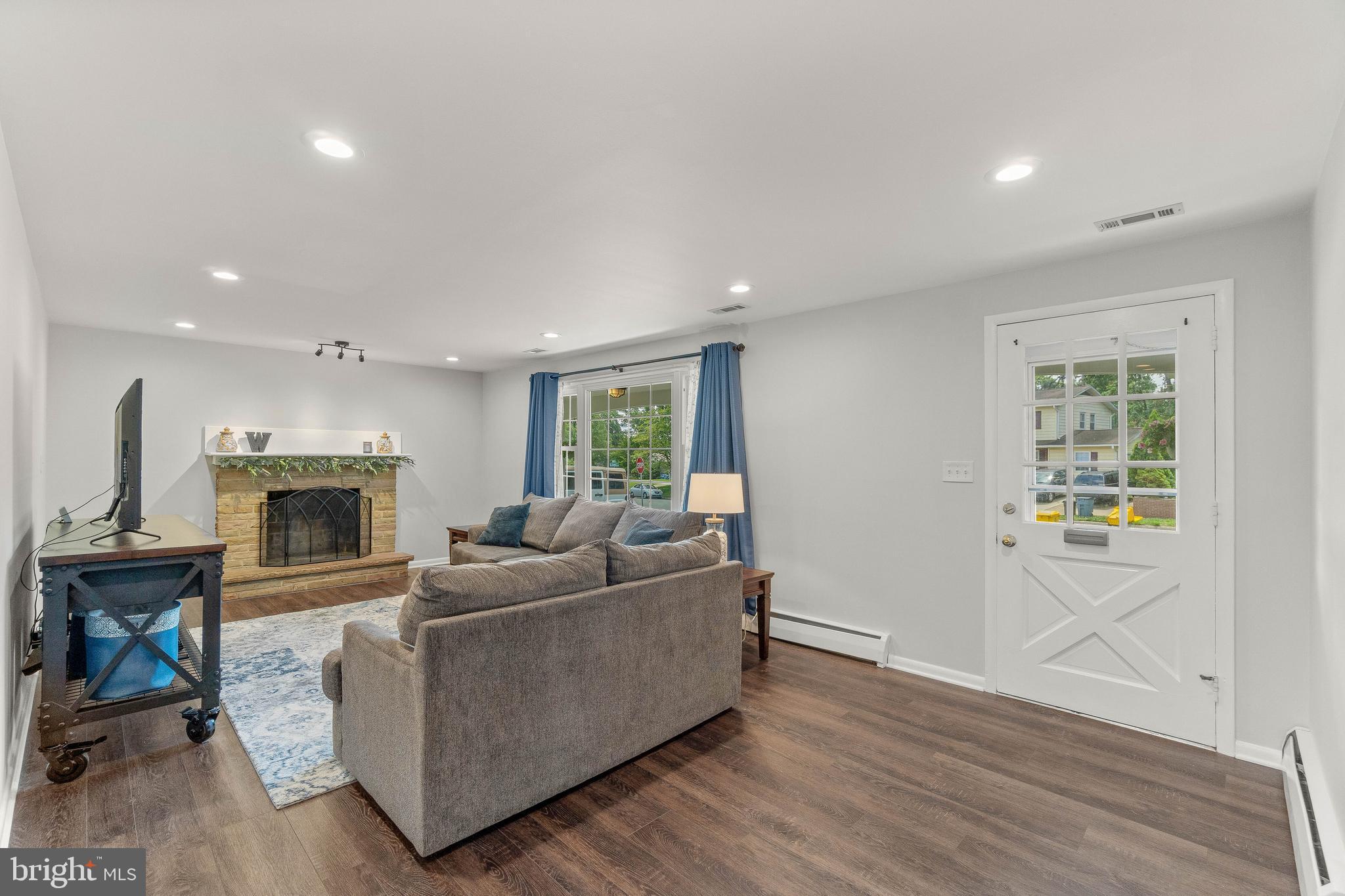 MAPLE RIDGE - Residential