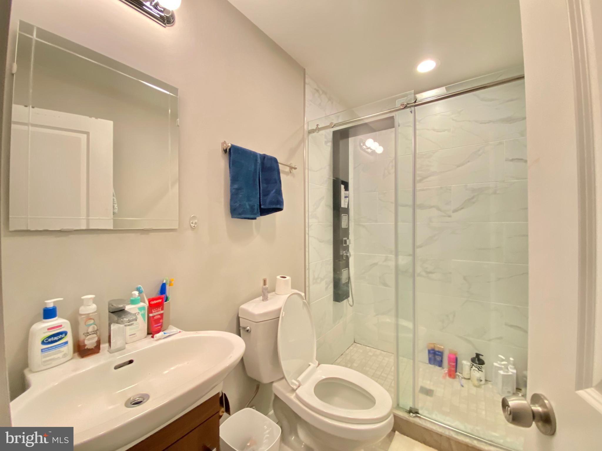 TEMPLE UNIVERSITY - Residential Lease