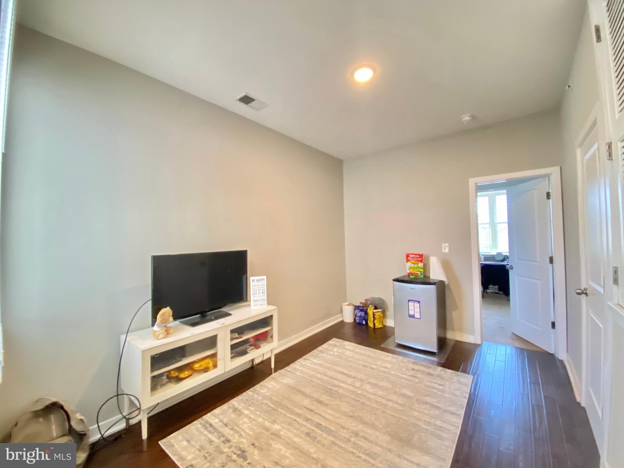 TEMPLE UNIVERSITY - Residential Lease