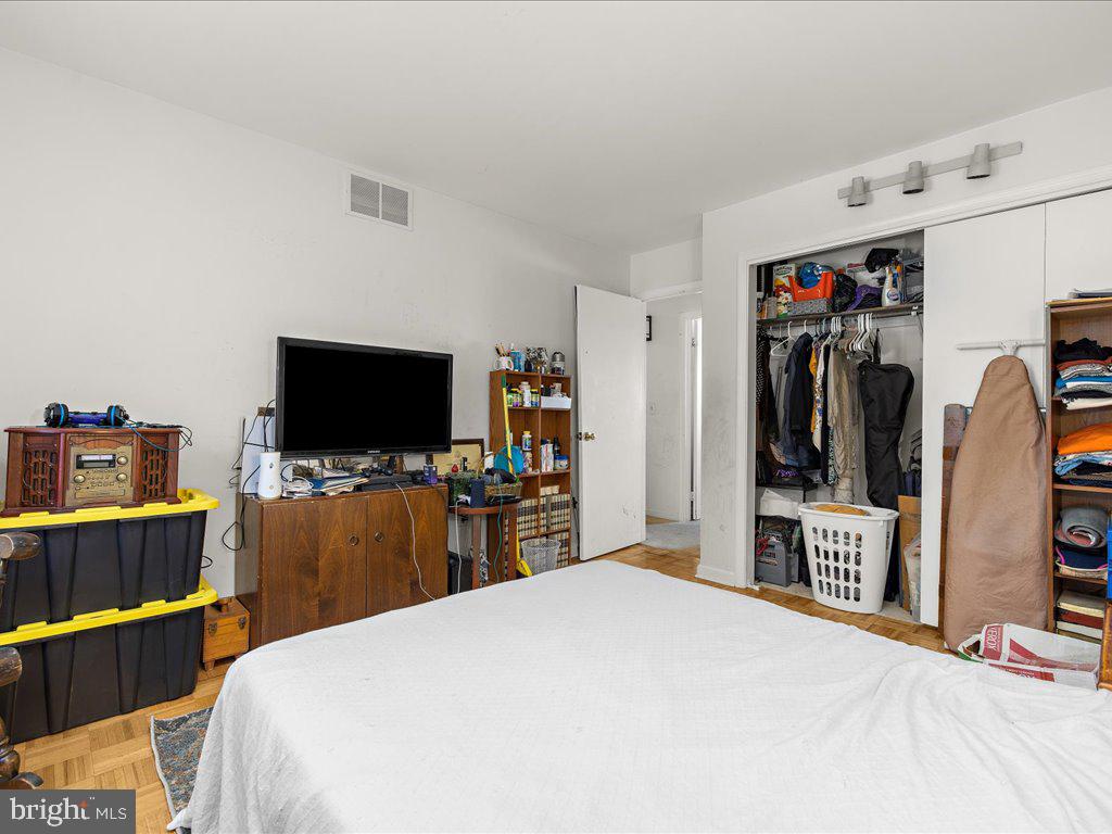 CAMBRIDGE CROSSING - Residential