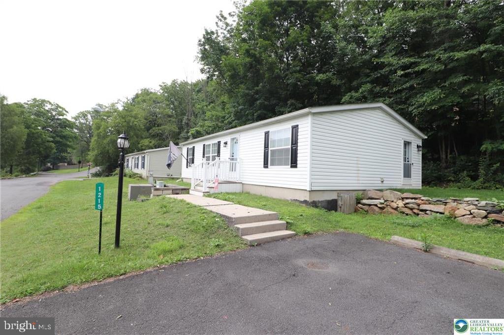 1215 BLUE MOUNTAIN CIRCLE