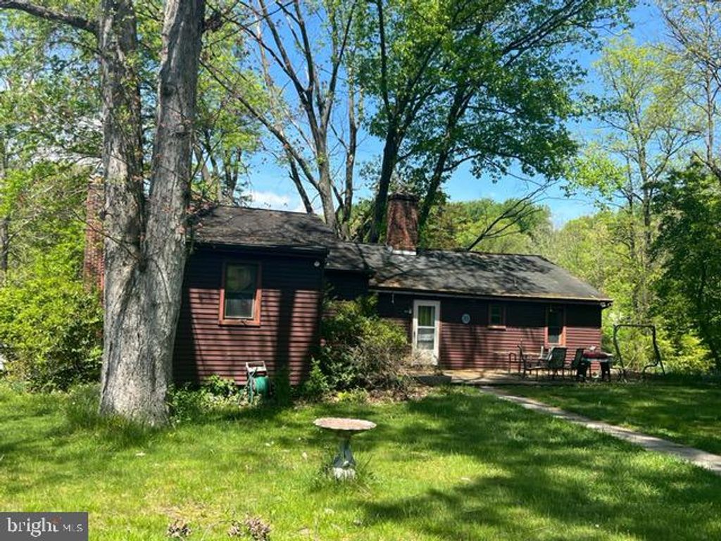 Photo of 105 Lake Road, Elizabethtown, PA 17022 (MLS # PALA2053284)