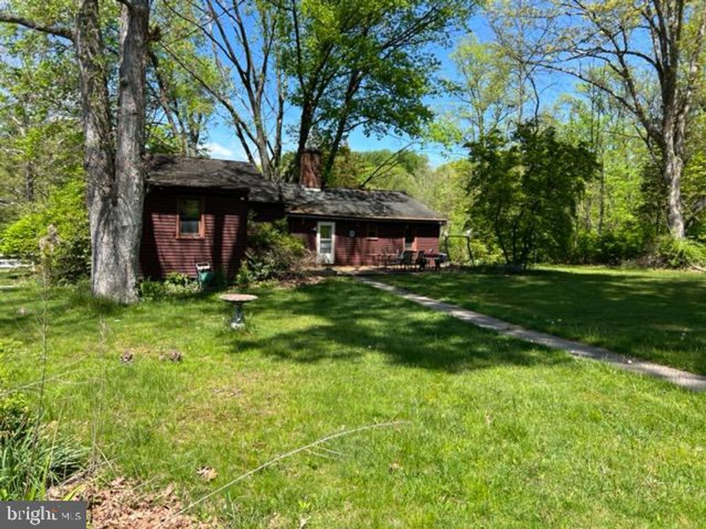 Photo of 105 Lake Road, Elizabethtown, PA 17022 (MLS # PALA2053284)