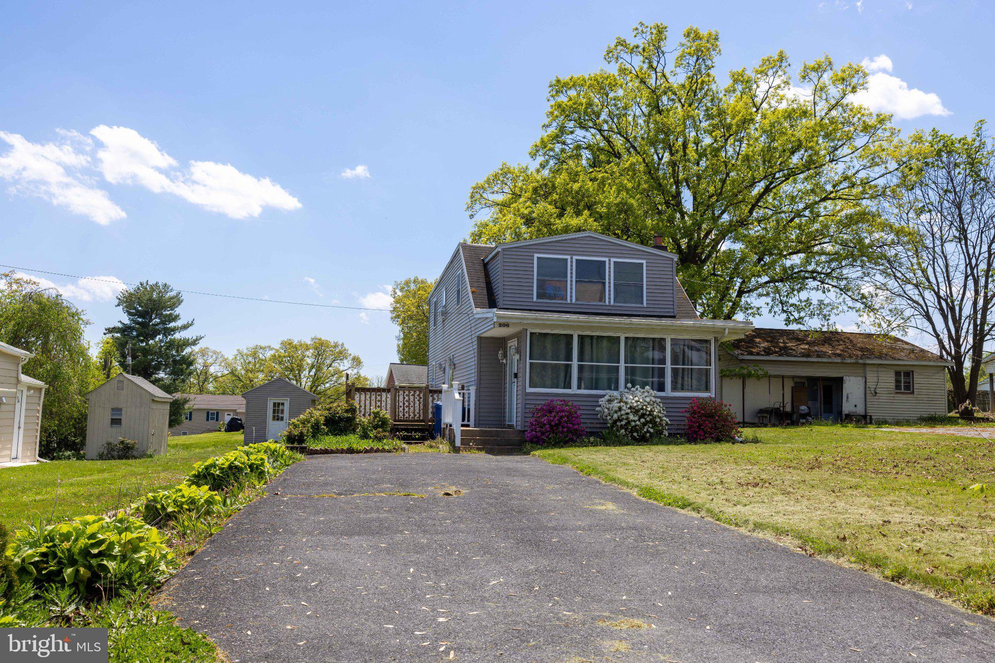 206 BEAVER ROAD