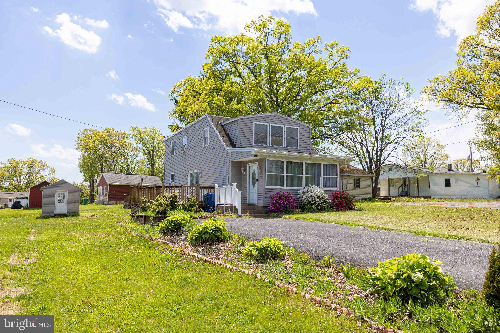 206 BEAVER ROAD