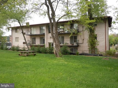 2025 LINCOLN STREET N 104 ARLINGTON VA 22207