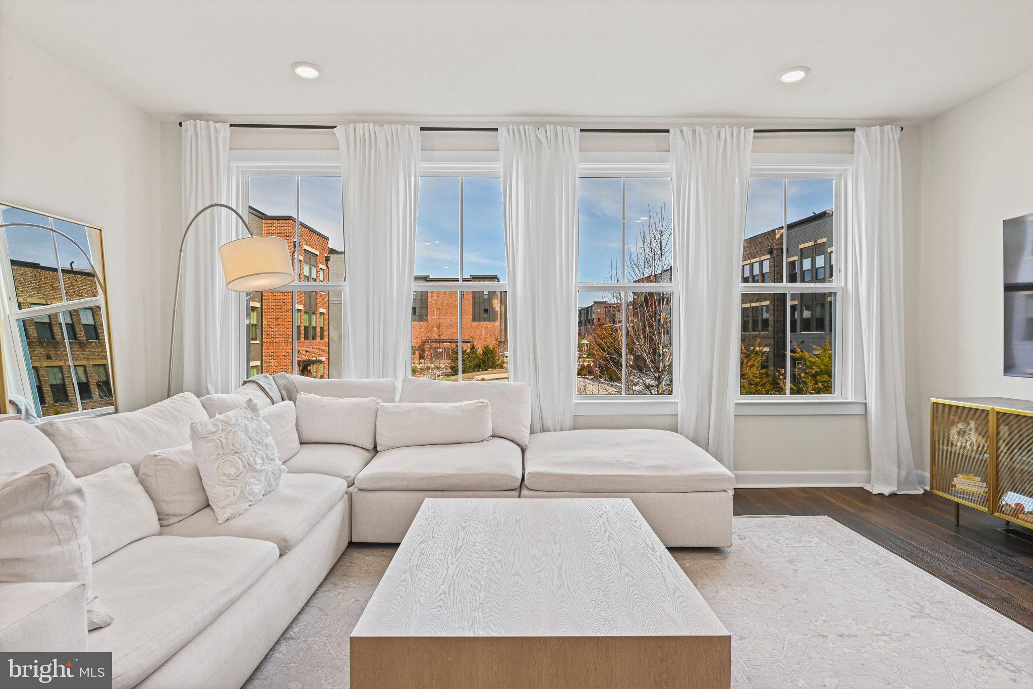 WOODLAND PARK - Residential