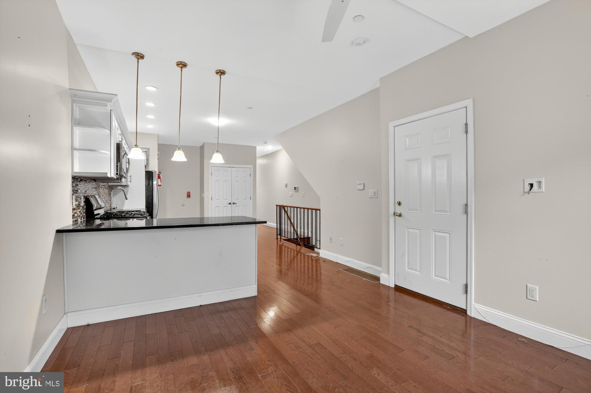 1802 E HUNTINGDON STREET 1