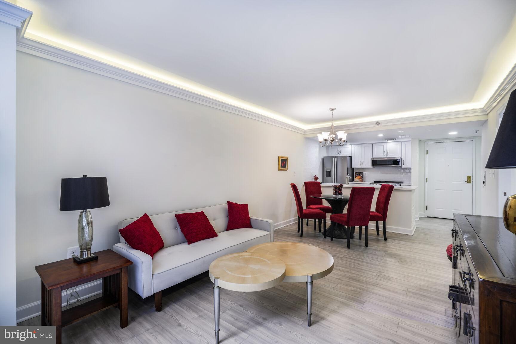 900 N TAYLOR STREET 727