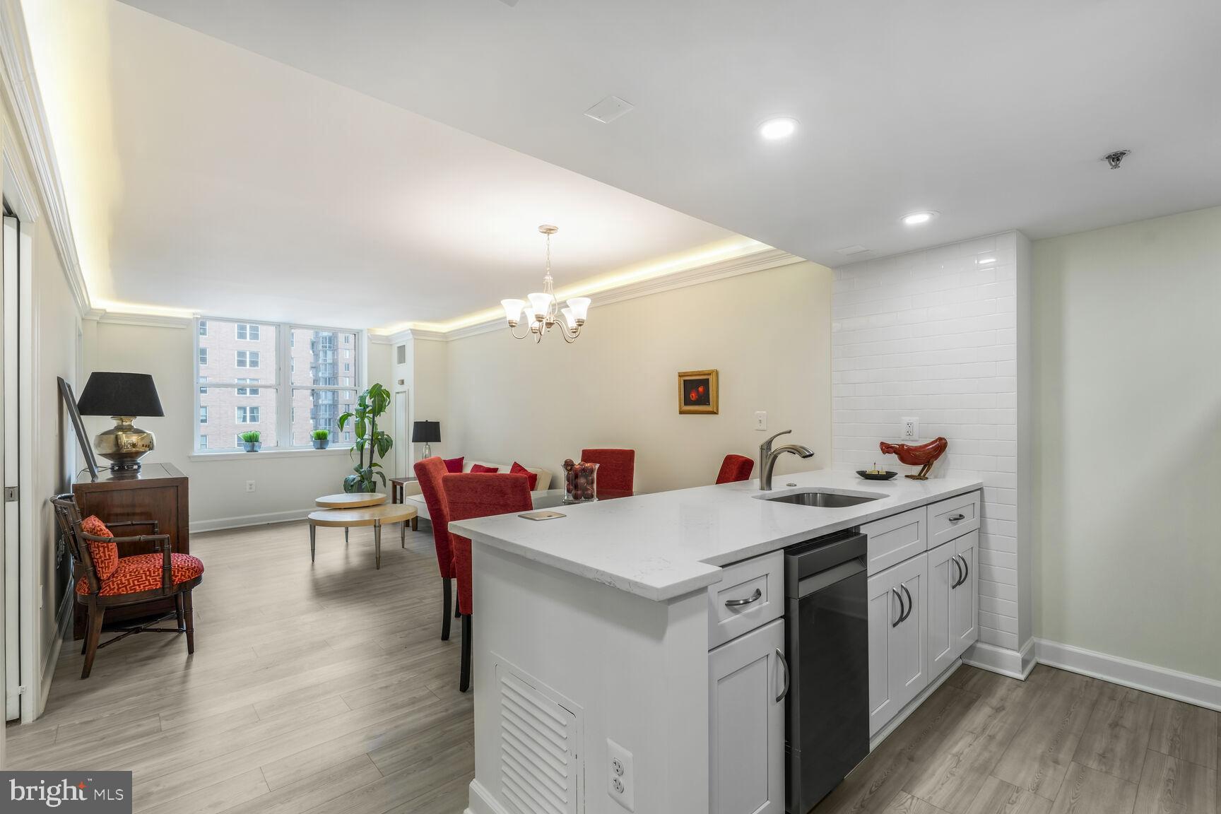 THE JEFFERSON - SUNRISE SENIOR LIVING - Residential