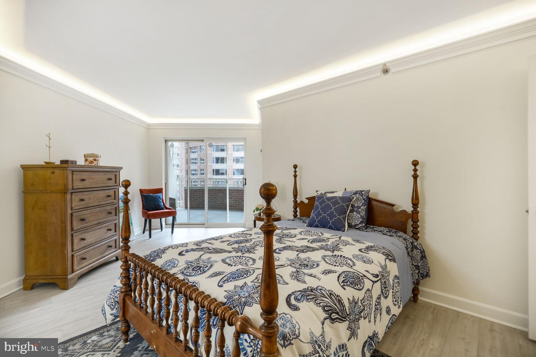 THE JEFFERSON - SUNRISE SENIOR LIVING - Residential