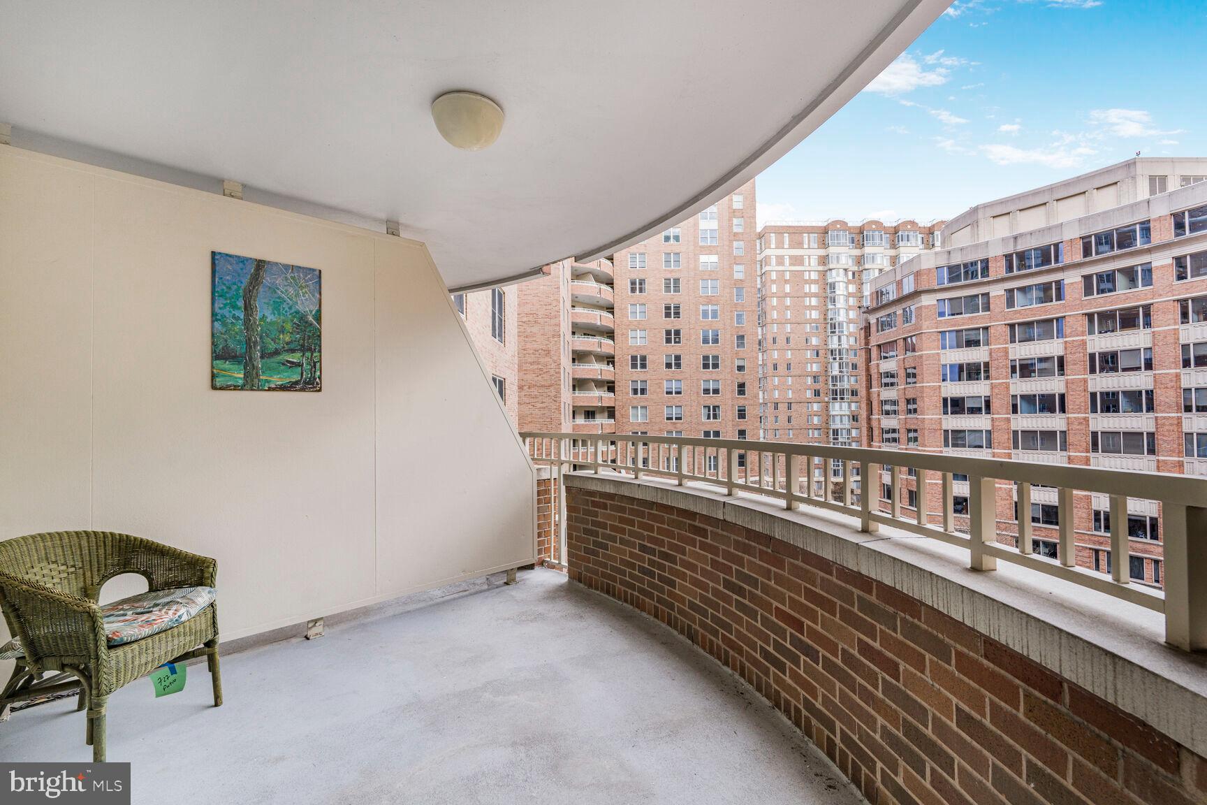 THE JEFFERSON - SUNRISE SENIOR LIVING - Residential