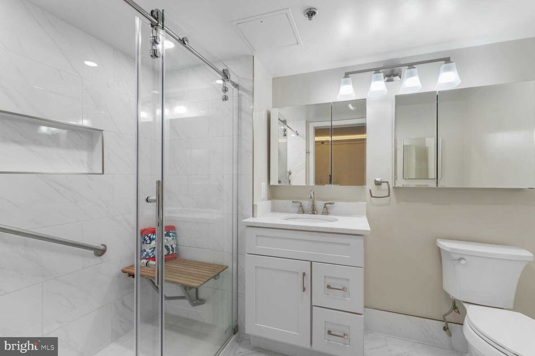 THE JEFFERSON - SUNRISE SENIOR LIVING - Residential