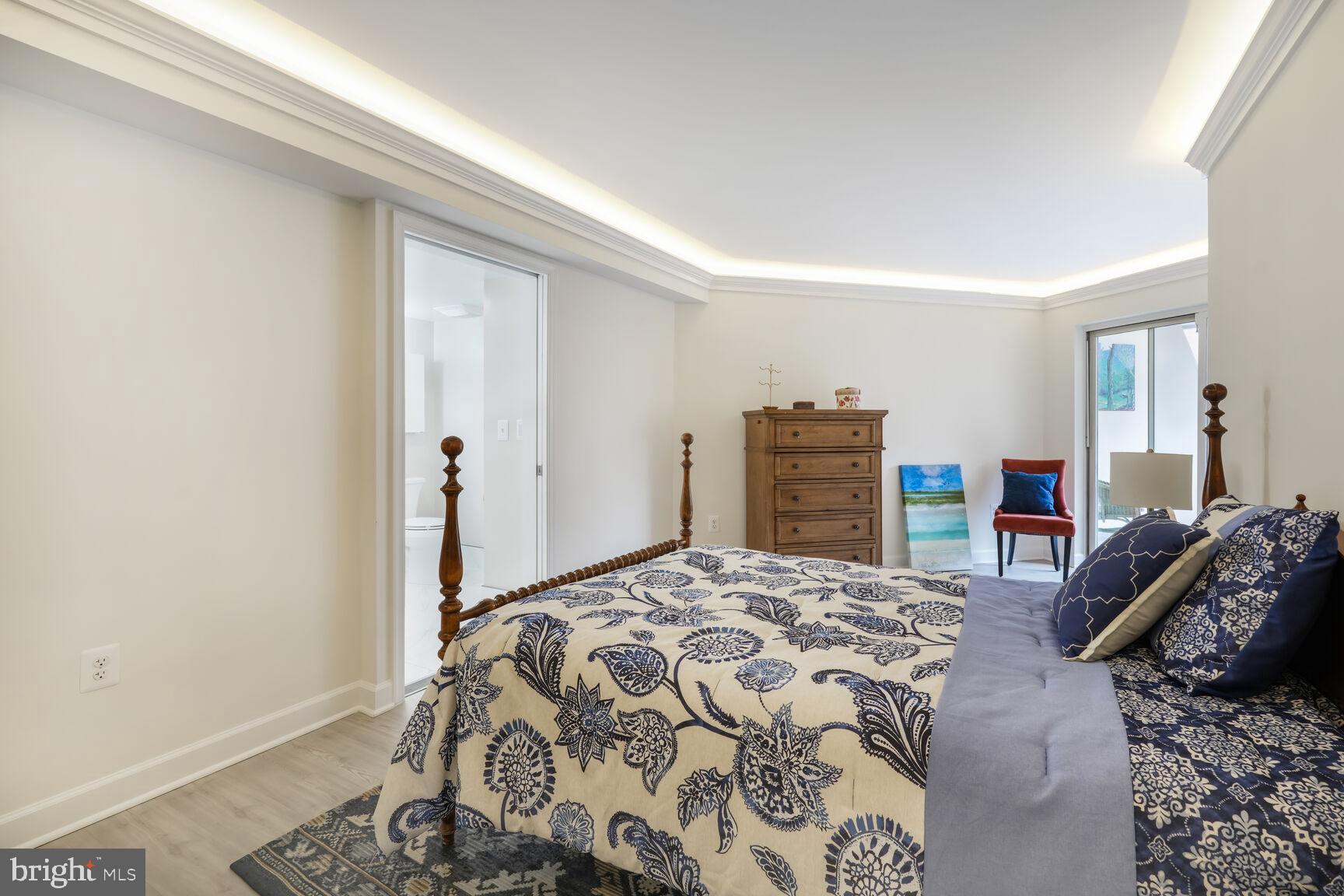 THE JEFFERSON - SUNRISE SENIOR LIVING - Residential