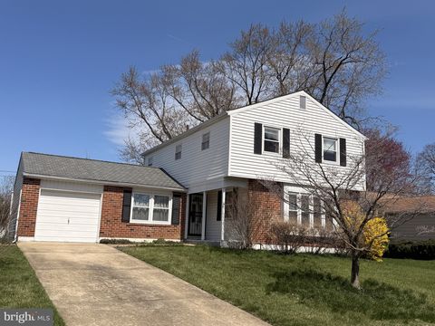 Homes For Sale - 3317 Altamont Drive<br/> New Castle County, WILMINGTON, DE 19810