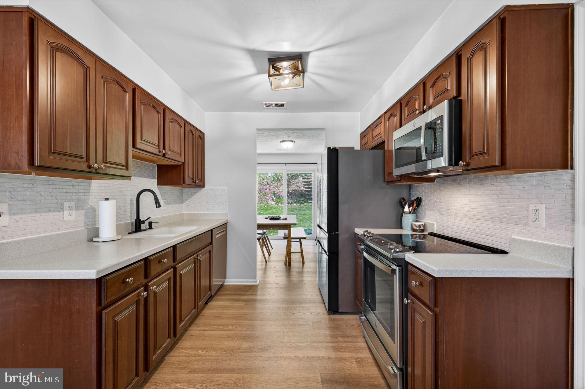 LEESBURG COUNTRY CLUB - Residential