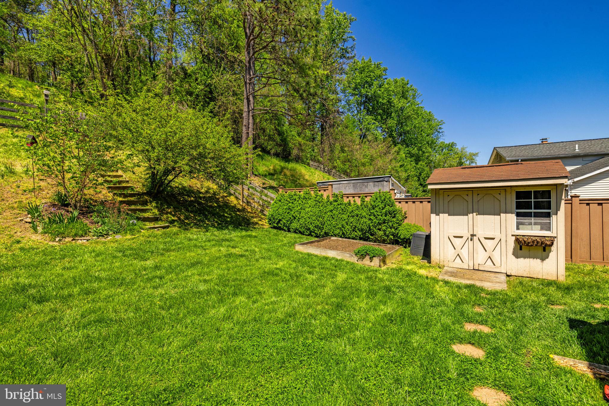 LEESBURG COUNTRY CLUB - Residential