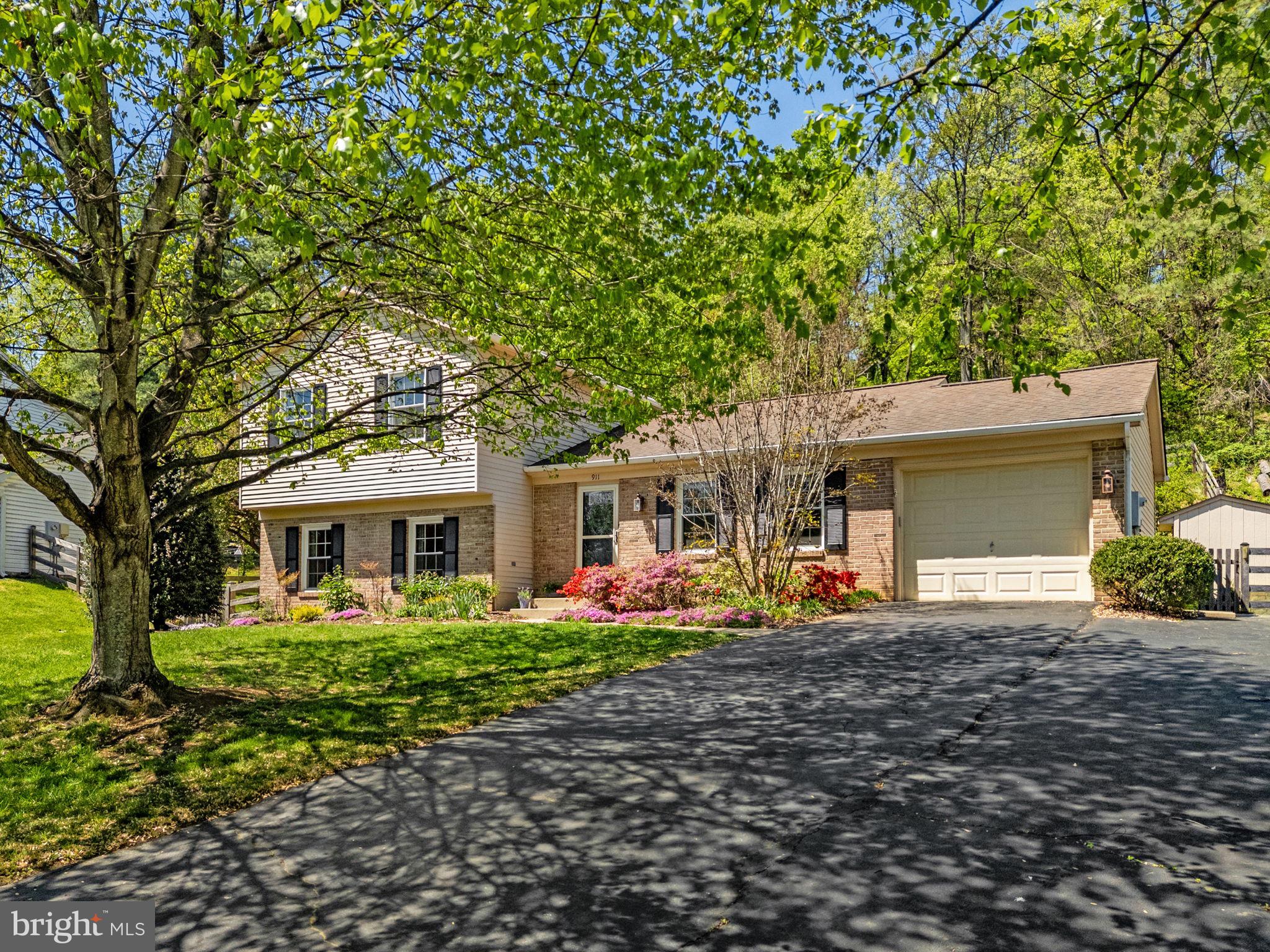 LEESBURG COUNTRY CLUB - Residential