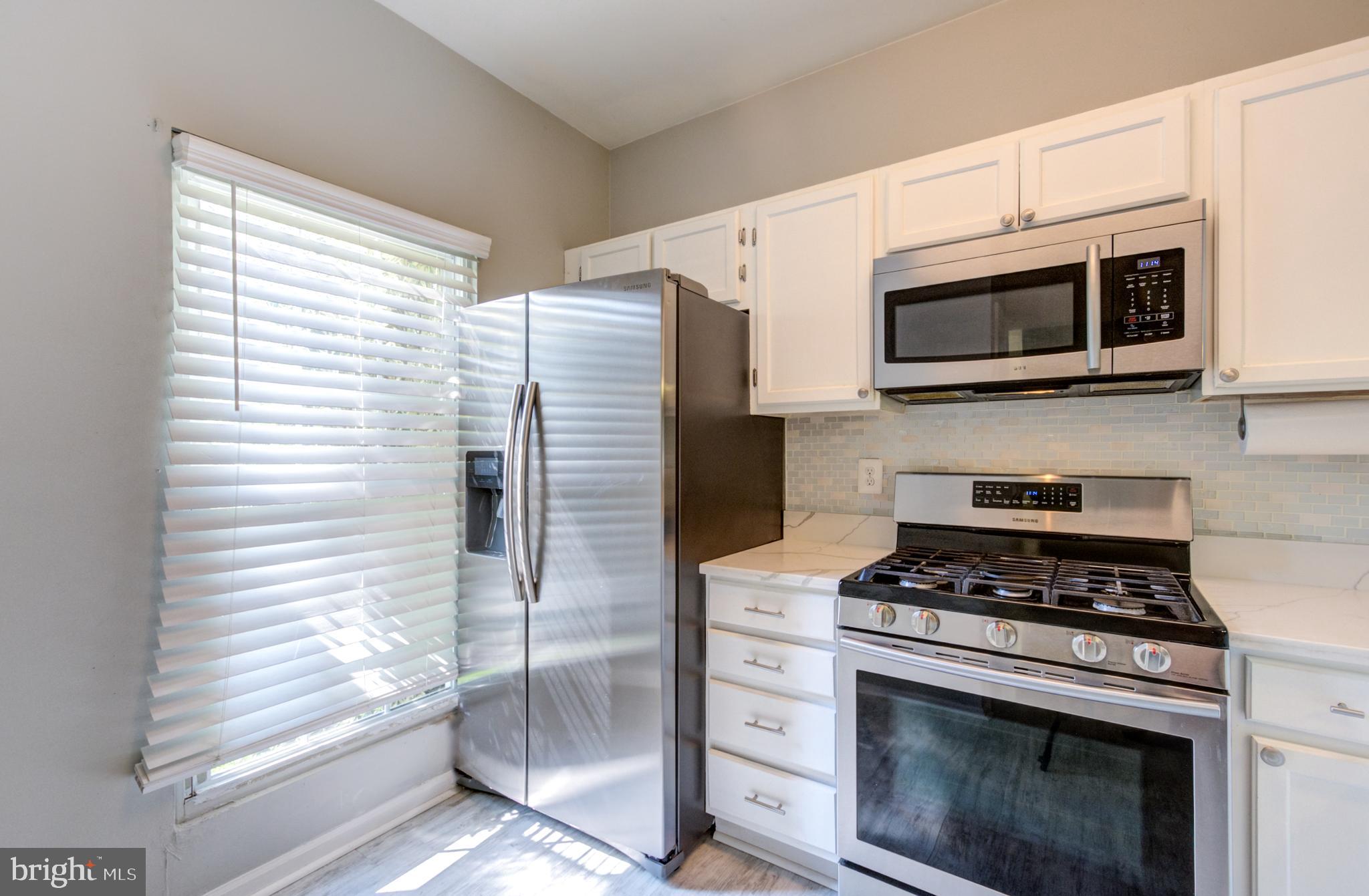 CARNABY SQUARE - Residential Lease