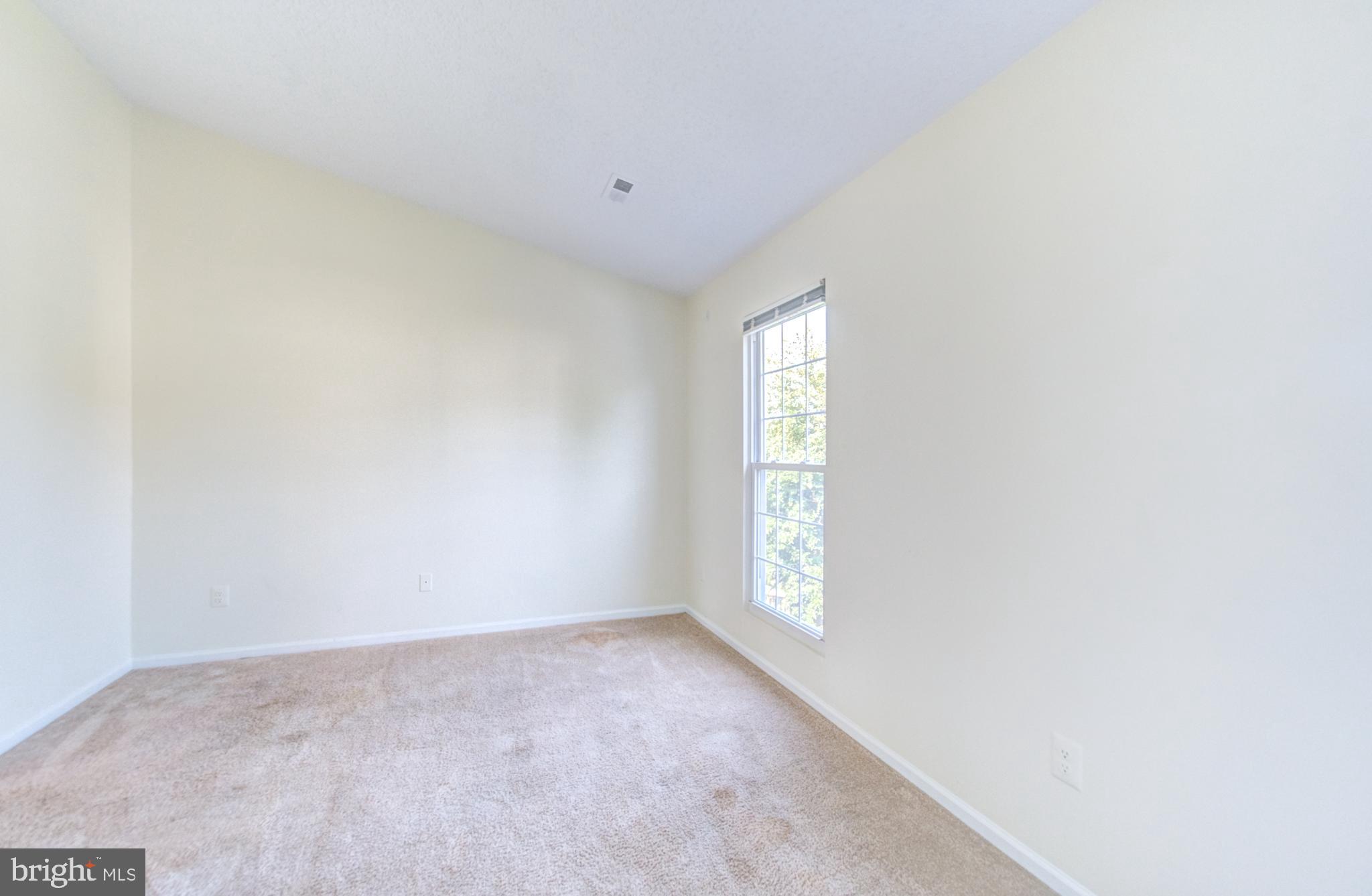 CARNABY SQUARE - Residential Lease