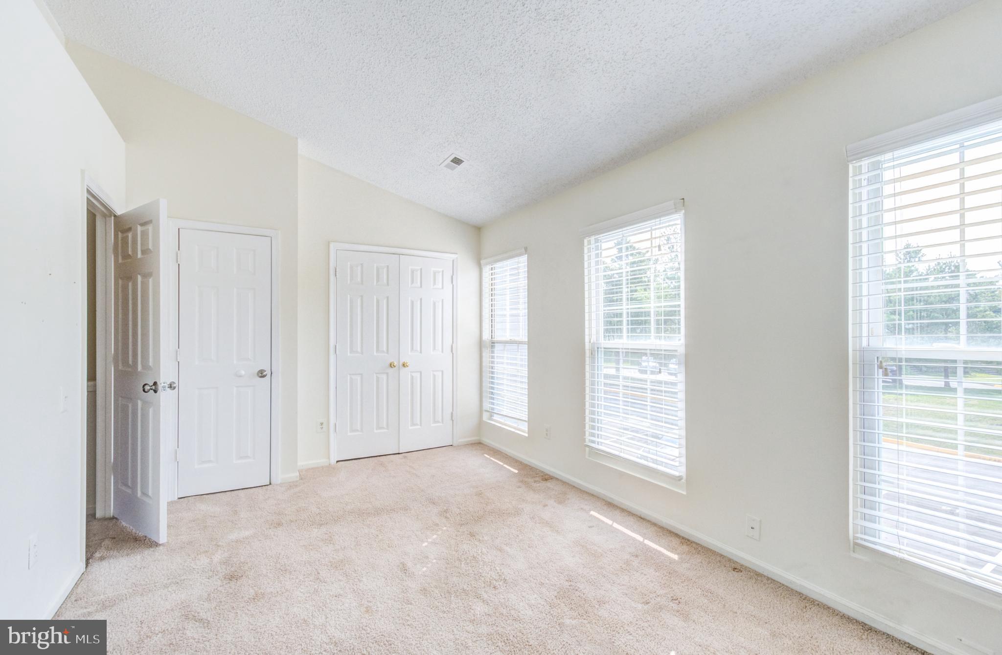 CARNABY SQUARE - Residential Lease