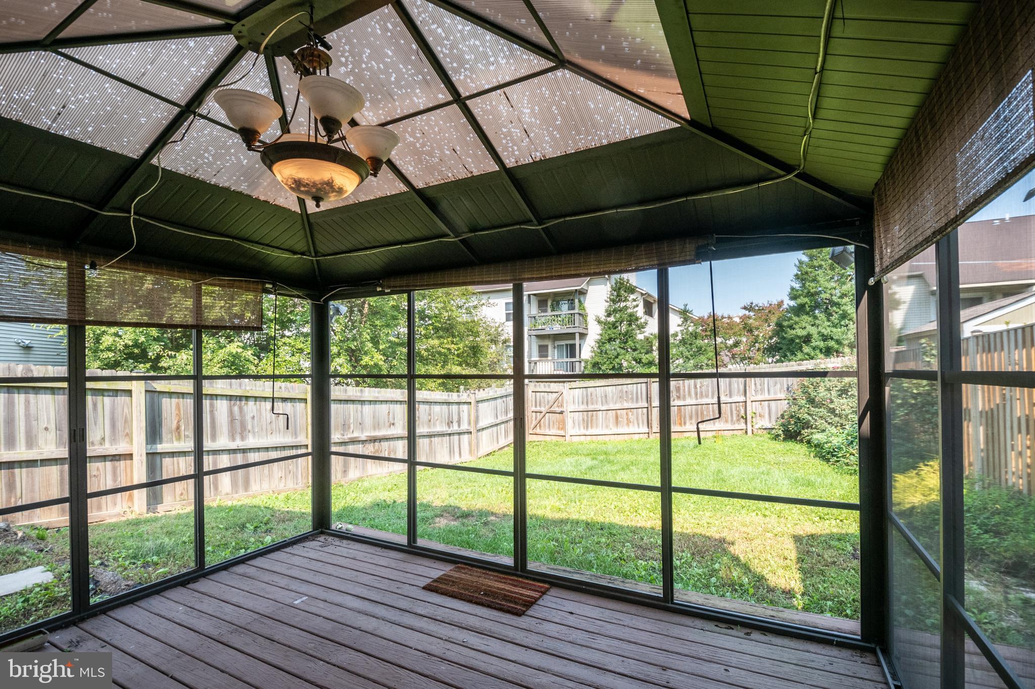 CARNABY SQUARE - Residential Lease