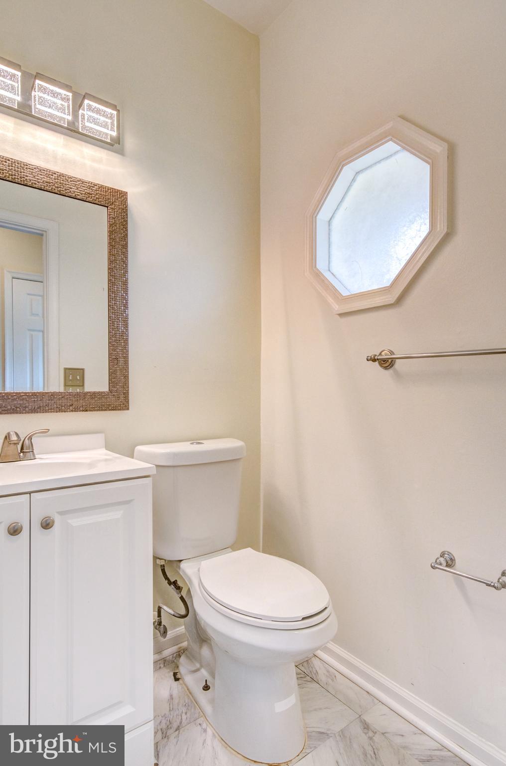 CARNABY SQUARE - Residential Lease