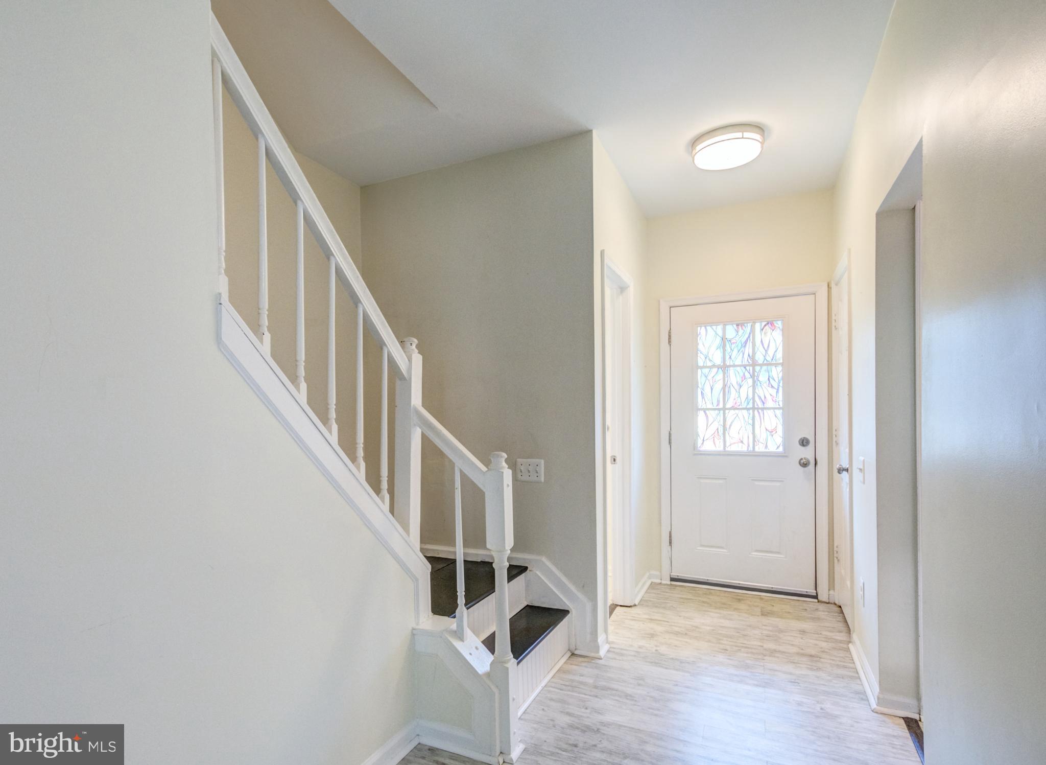 CARNABY SQUARE - Residential Lease