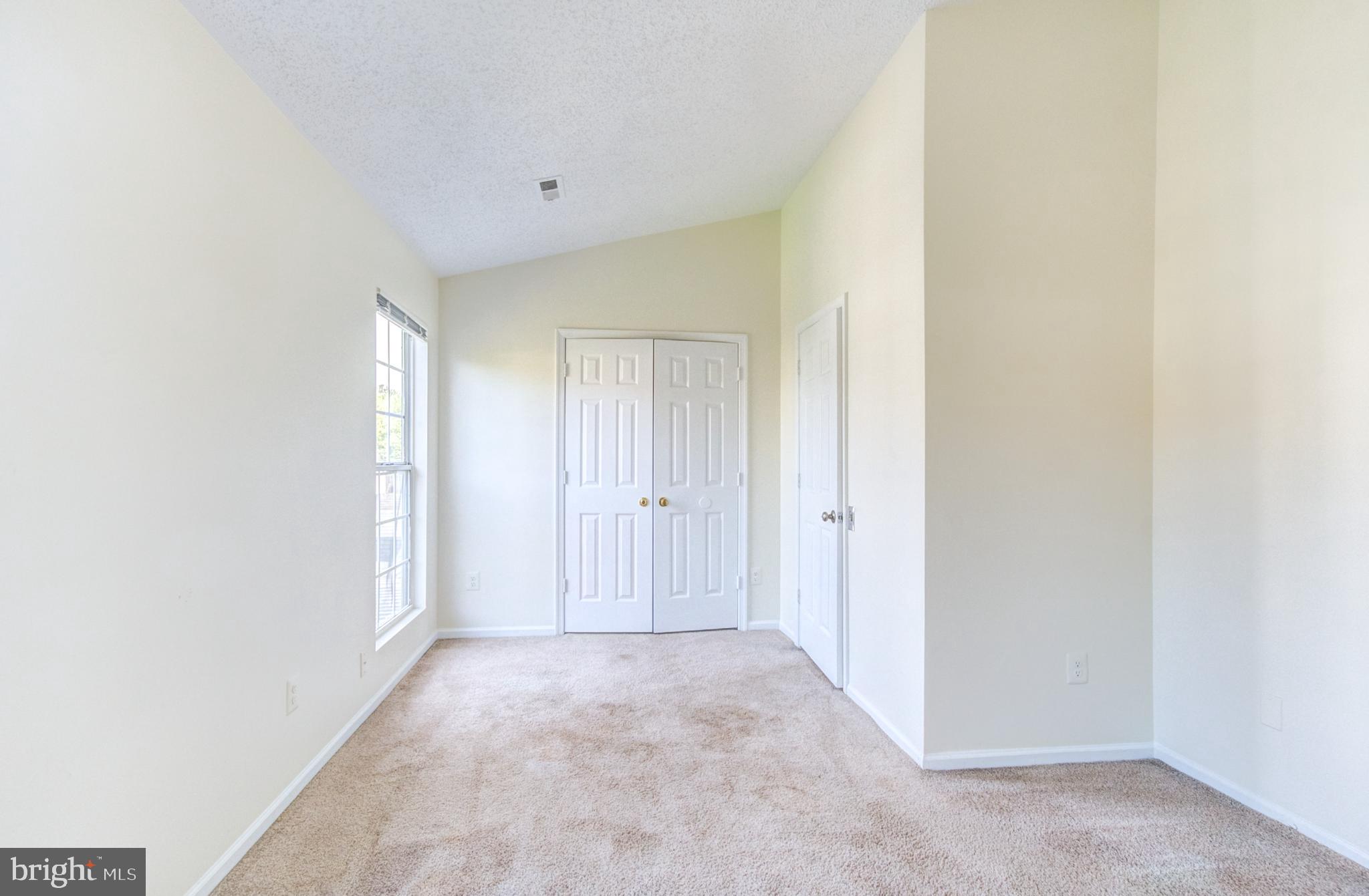 CARNABY SQUARE - Residential Lease