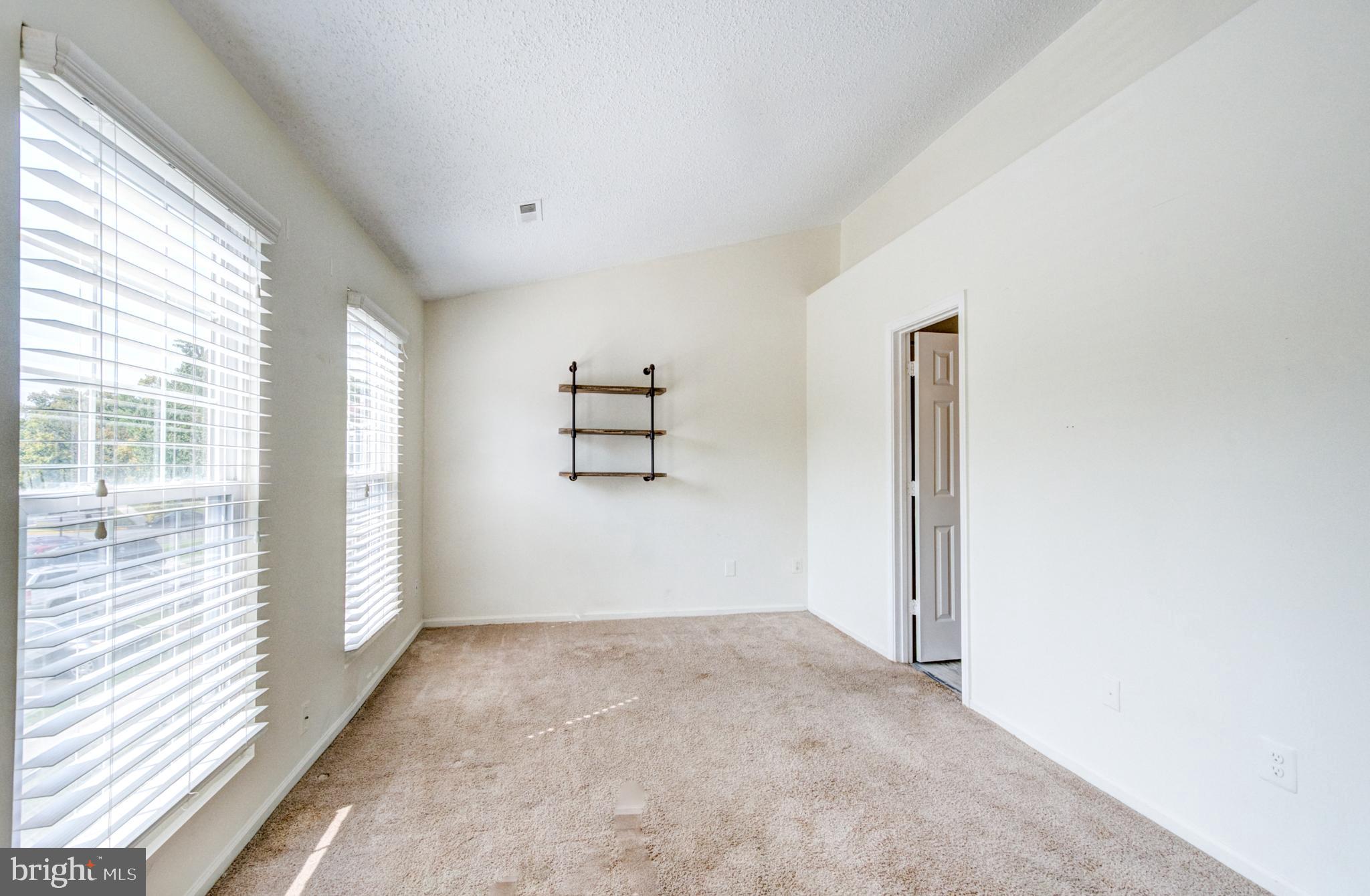 CARNABY SQUARE - Residential Lease