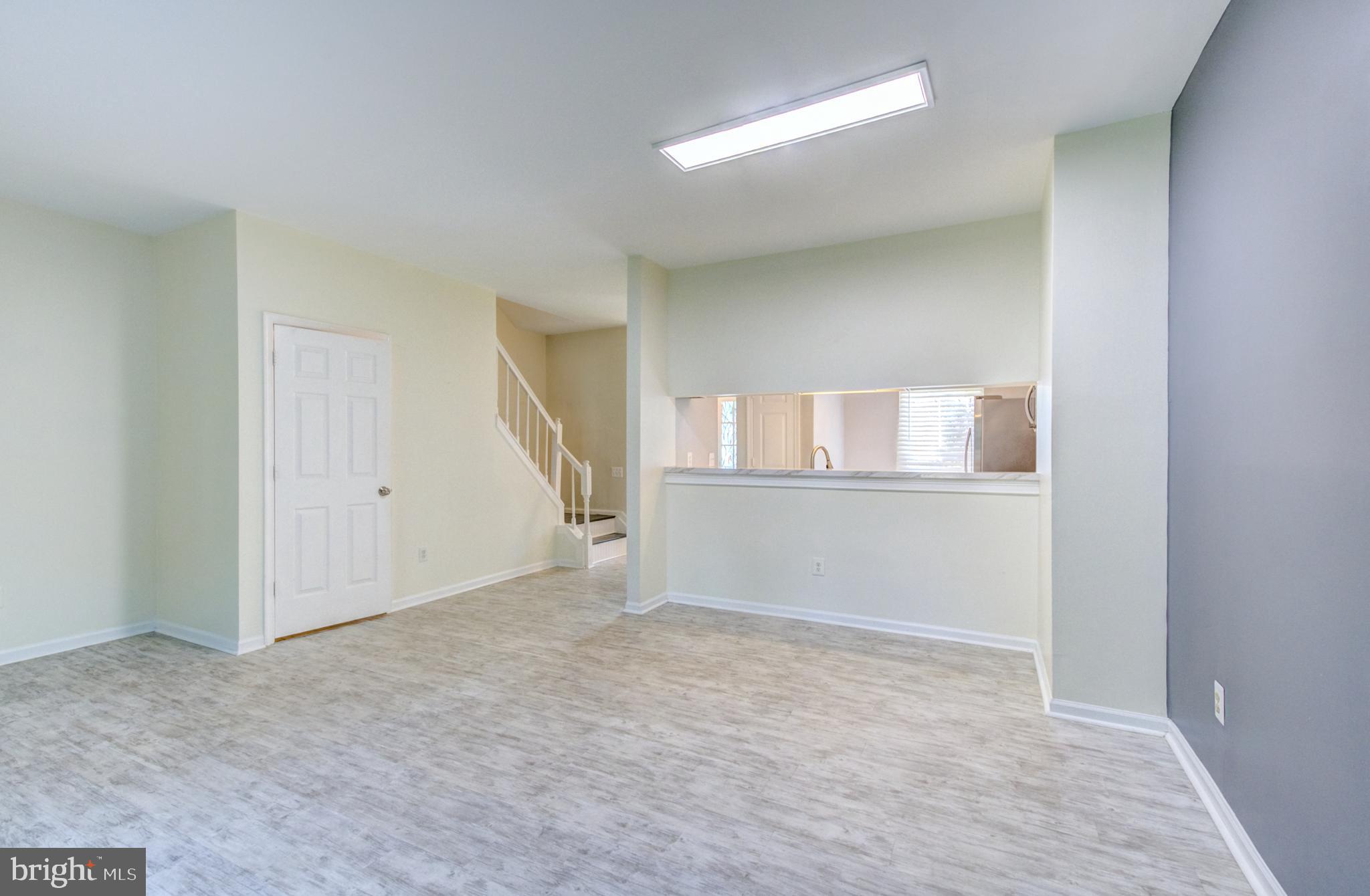 CARNABY SQUARE - Residential Lease