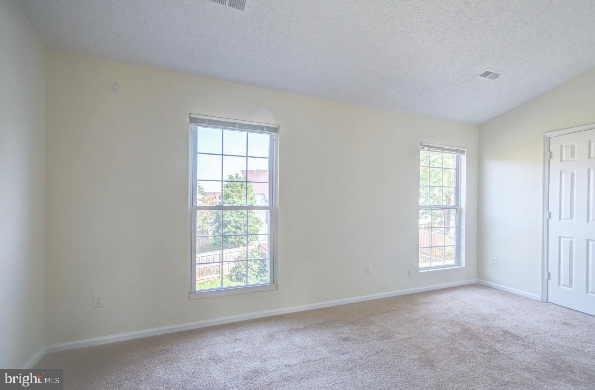 CARNABY SQUARE - Residential Lease