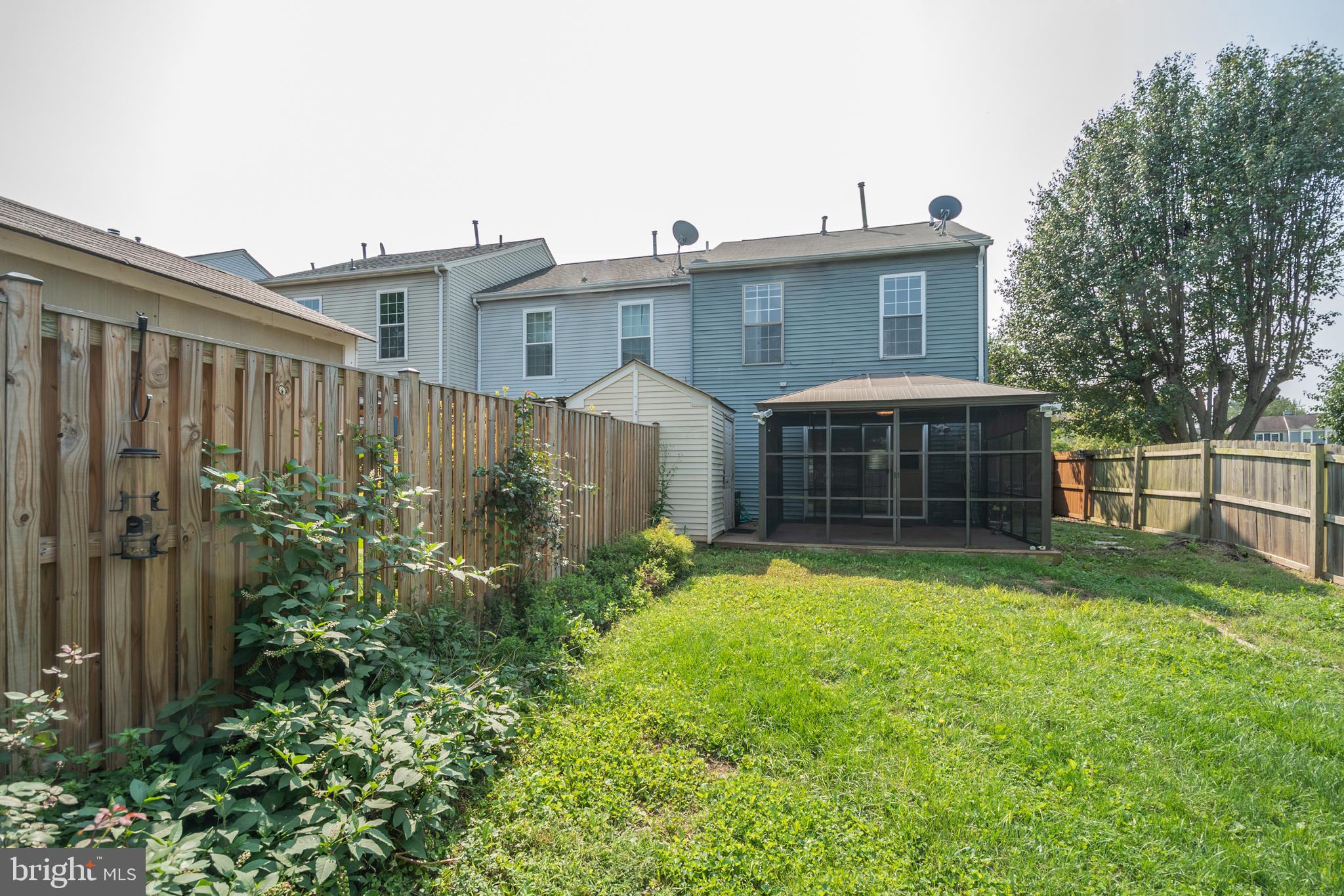 CARNABY SQUARE - Residential Lease