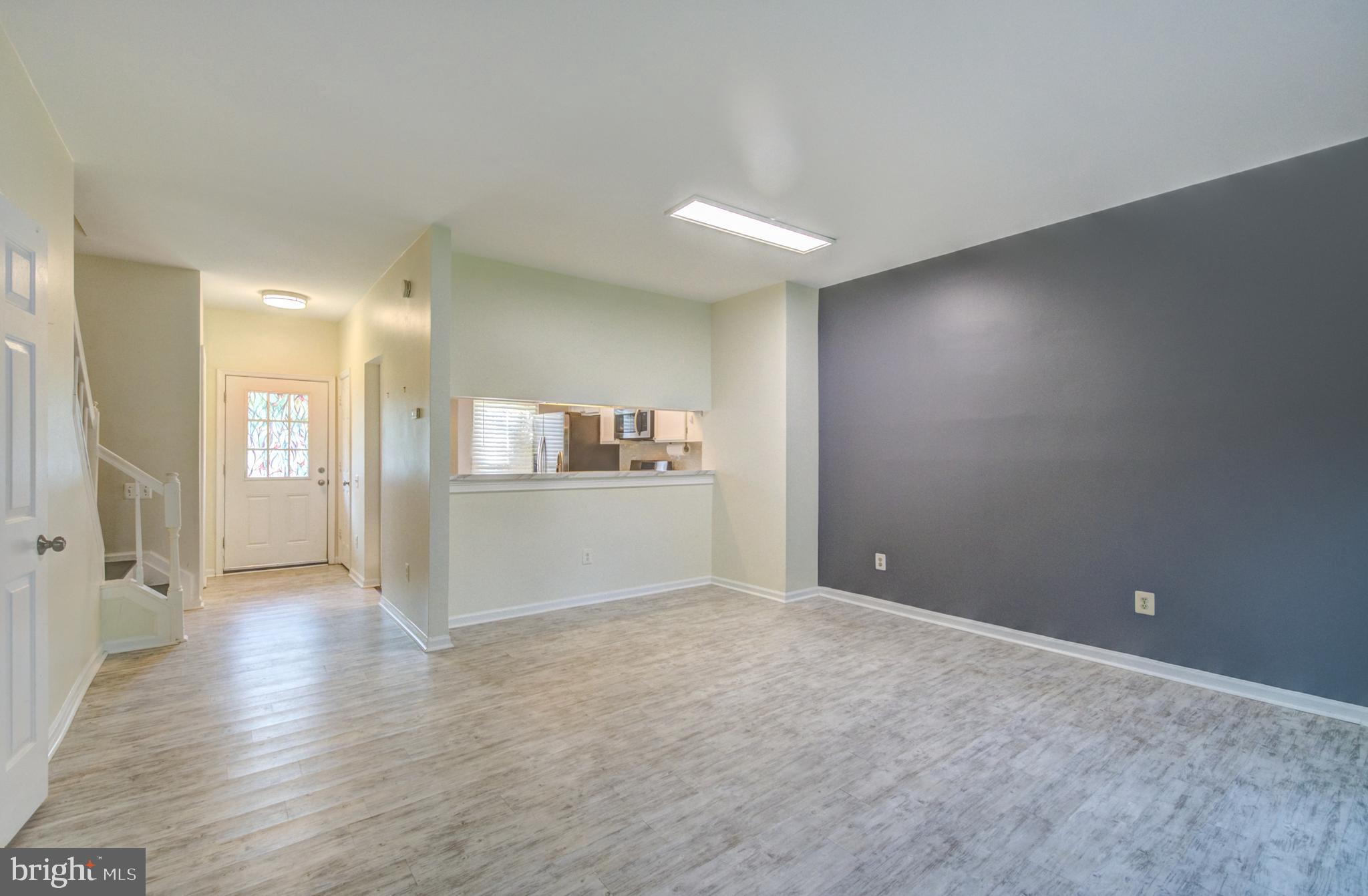 CARNABY SQUARE - Residential Lease