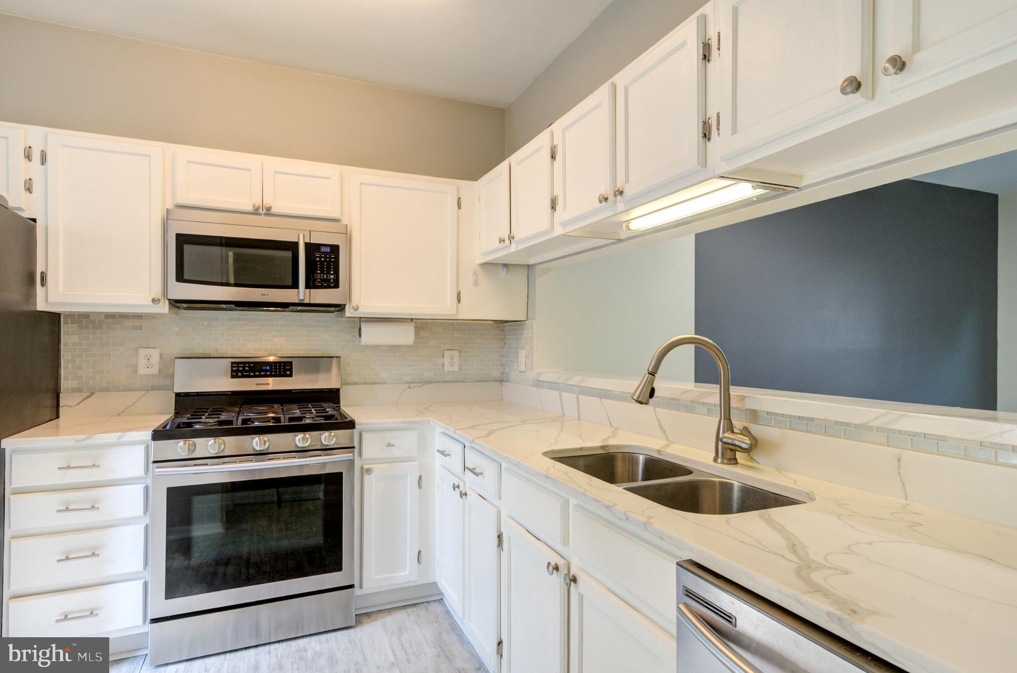 CARNABY SQUARE - Residential Lease