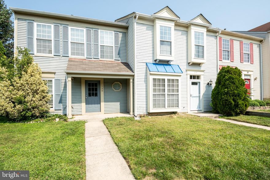 Cute 2/1.5 townhouse for rent in Leesburg. Just two stories but roomy with good storage.  The backyard has a covered deck. Fenced yard.  Updated kitchen for the chef in you and new floors on the main level.  Easy access to restaurants and other daily needs.