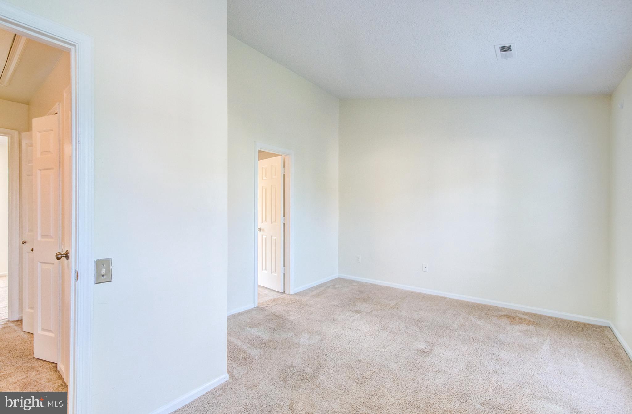 CARNABY SQUARE - Residential Lease