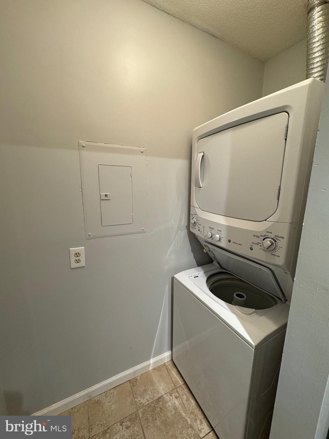 SOUTH GLEN - Residential Lease