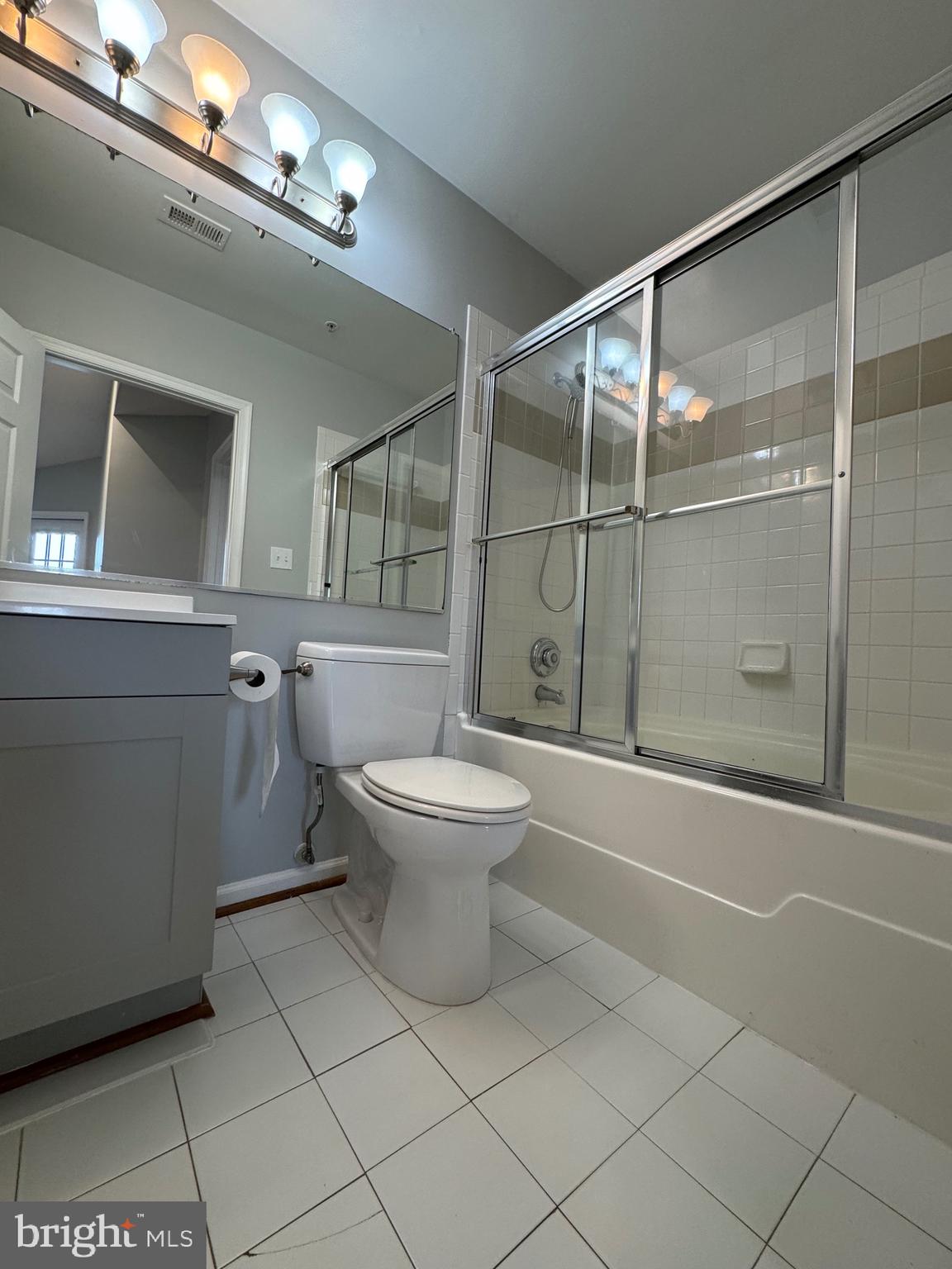 SOUTH GLEN - Residential Lease