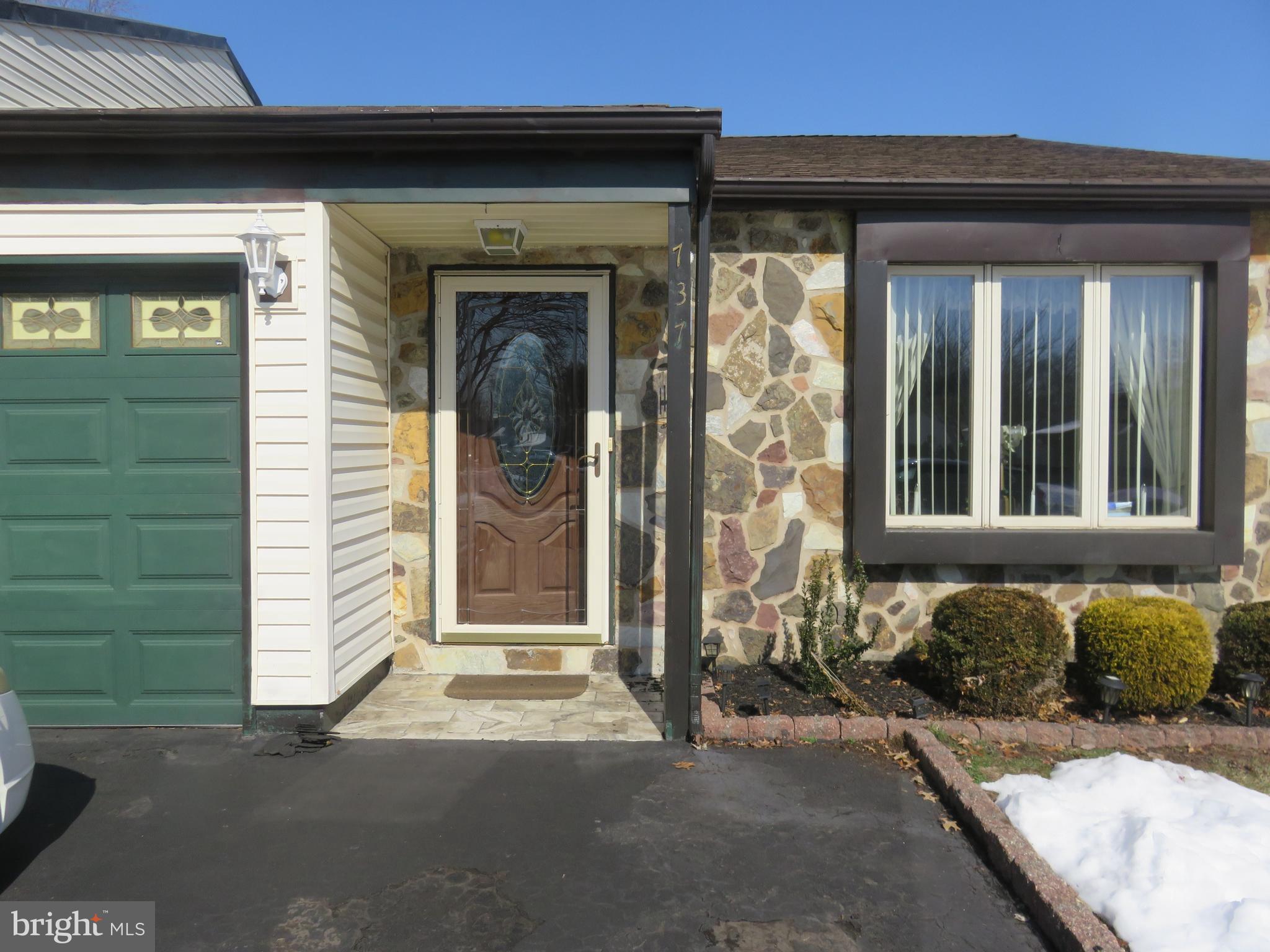 LAUREL HILLS - Residential