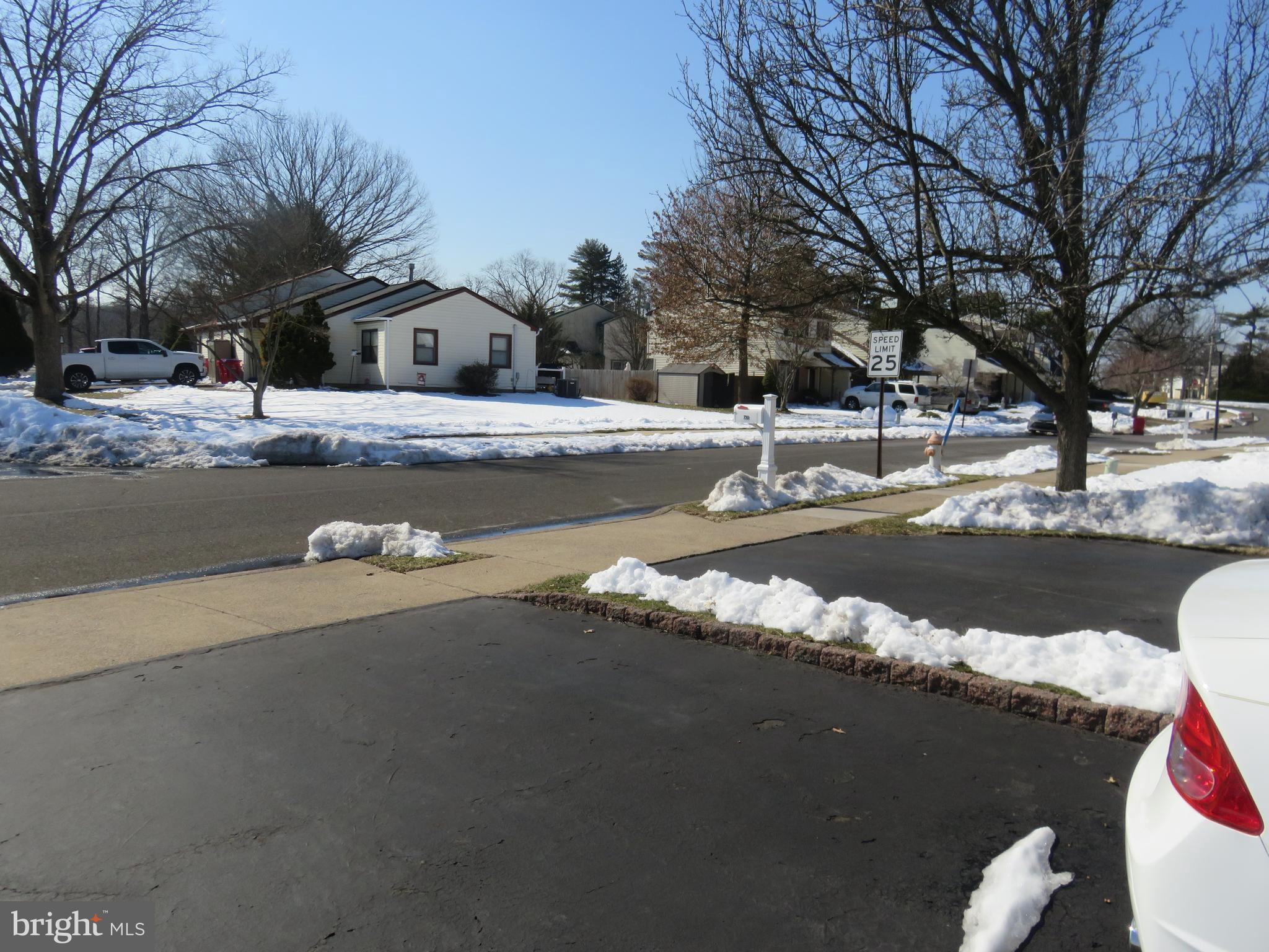 LAUREL HILLS - Residential