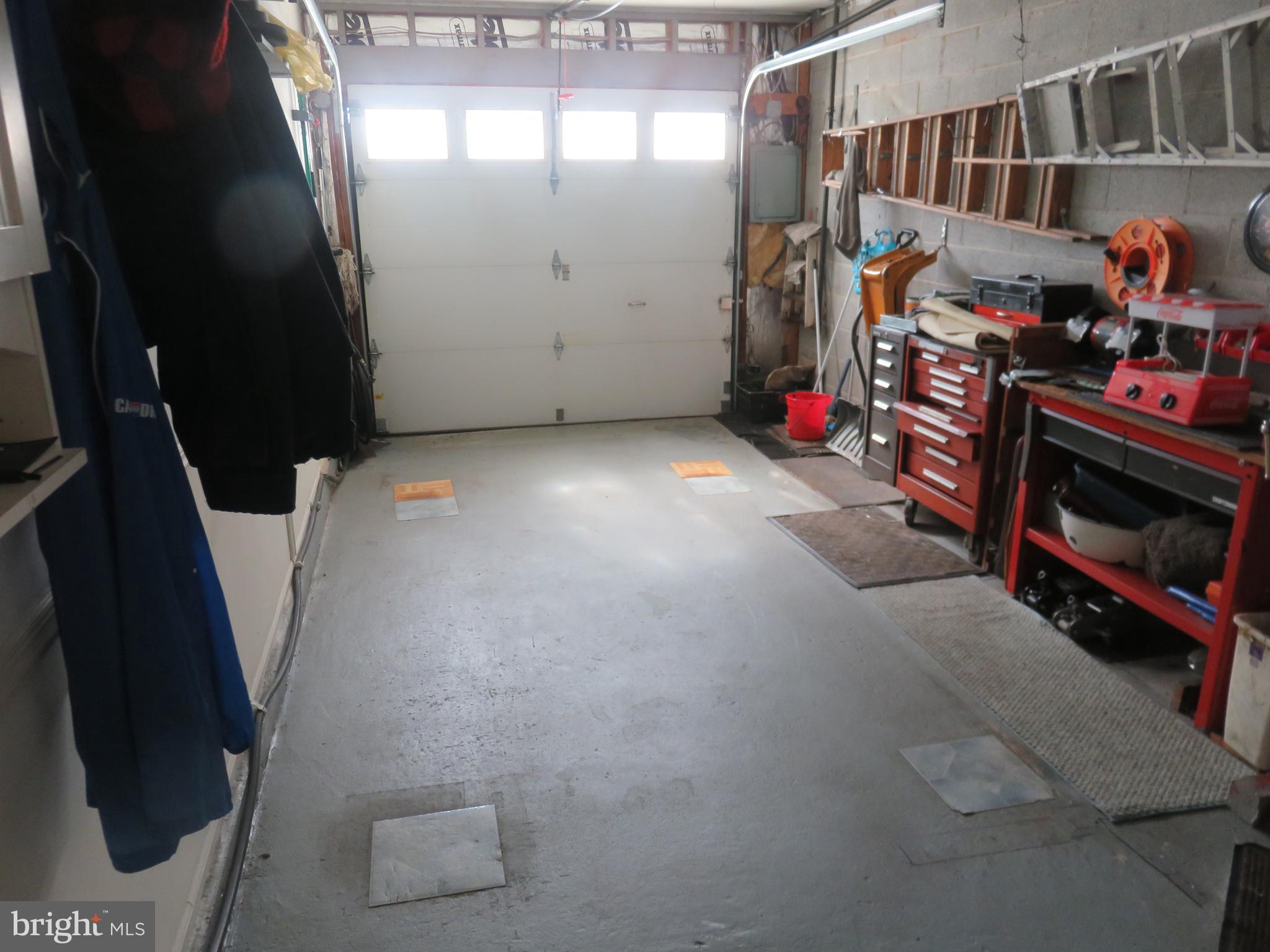 LAUREL HILLS - Residential