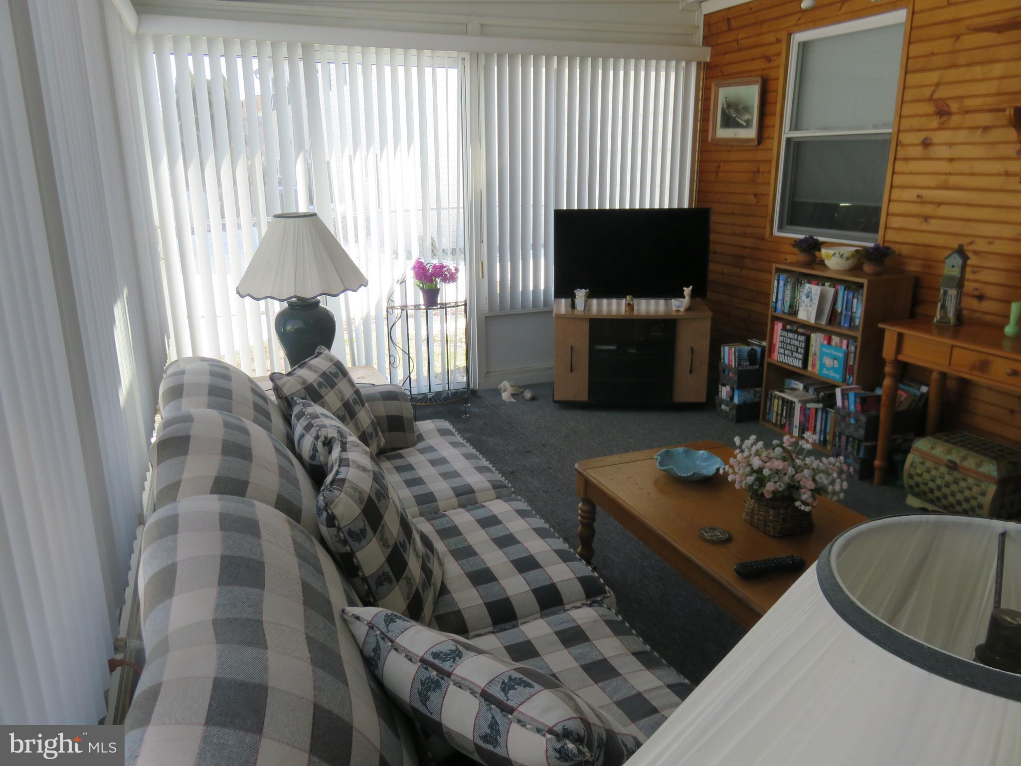 LAUREL HILLS - Residential