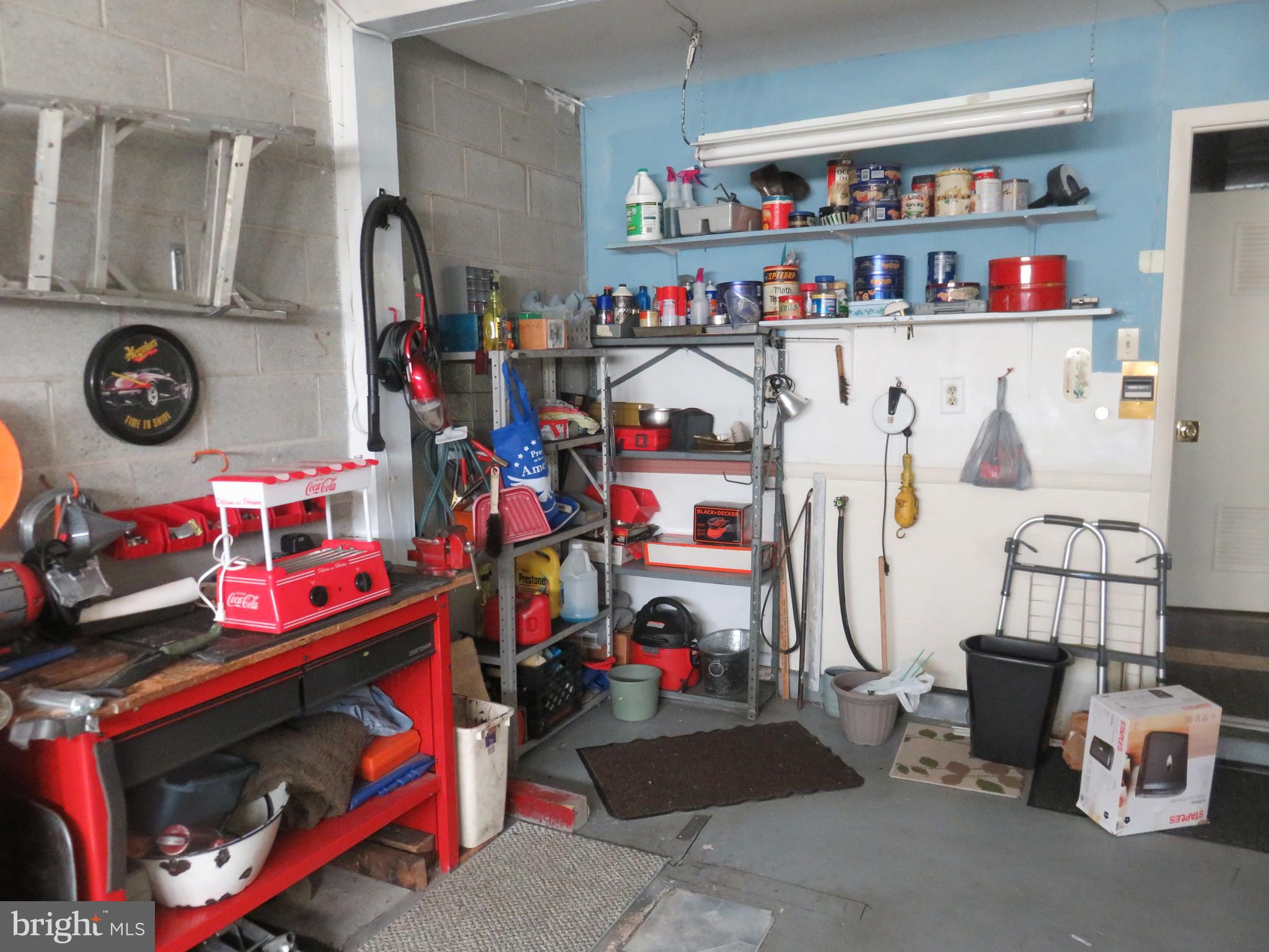 LAUREL HILLS - Residential